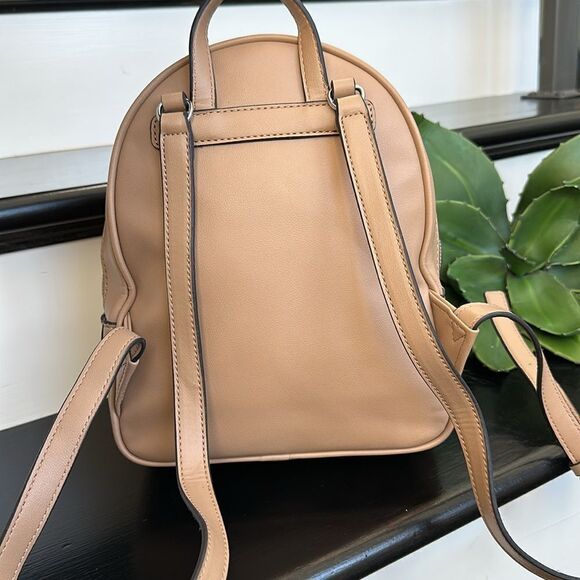 New Guess vegan leather, backpack, diaper bag neutral shoulder purse handbag - Picture 4 of 12
